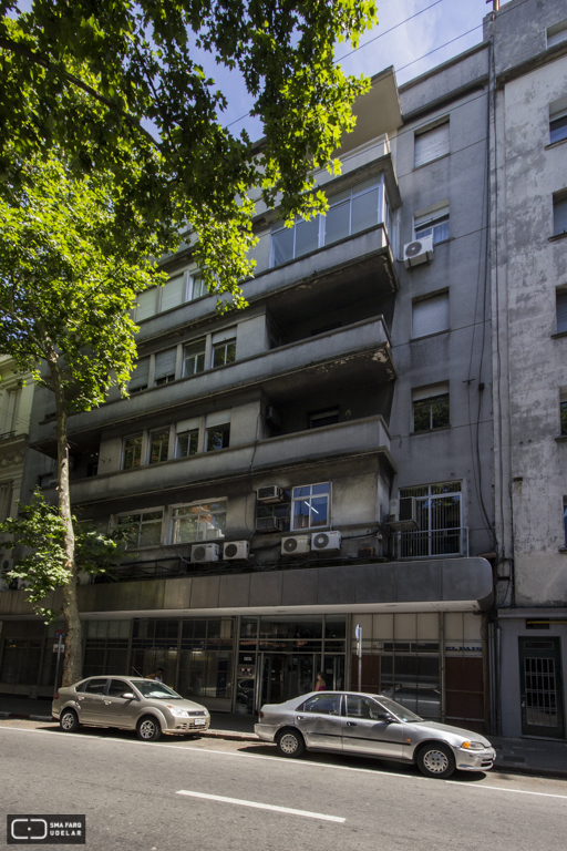 Edifico de Apartamentos El Pais-El Plata, arqtos. De Los Campos, Puente y Tournier,1938 Montevideo, Foto: Nacho Correa 2013