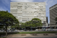 Edificio de Viviendas y Comercio OLIVETTI, arq. PINTOS RISSO, 1959,Montevideo, Foto: Nacho Correa 2014