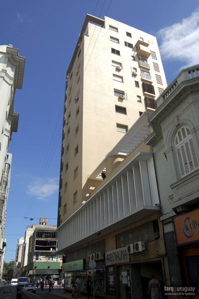 Edificio Ovalle, arq. PINTOS RISSO Walter, 1956, Montevideo, Foto: Tano Marcovecchio 2008.