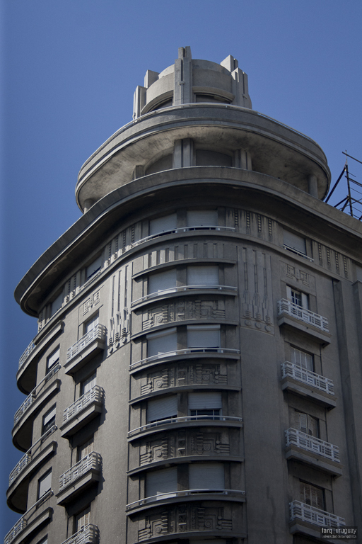Edificio de apartamentos Tapie, arq. VAZQUEZ ECHEVESTE Alfredo, 1936, Montevideo, Foto: Nacho Correa 2011