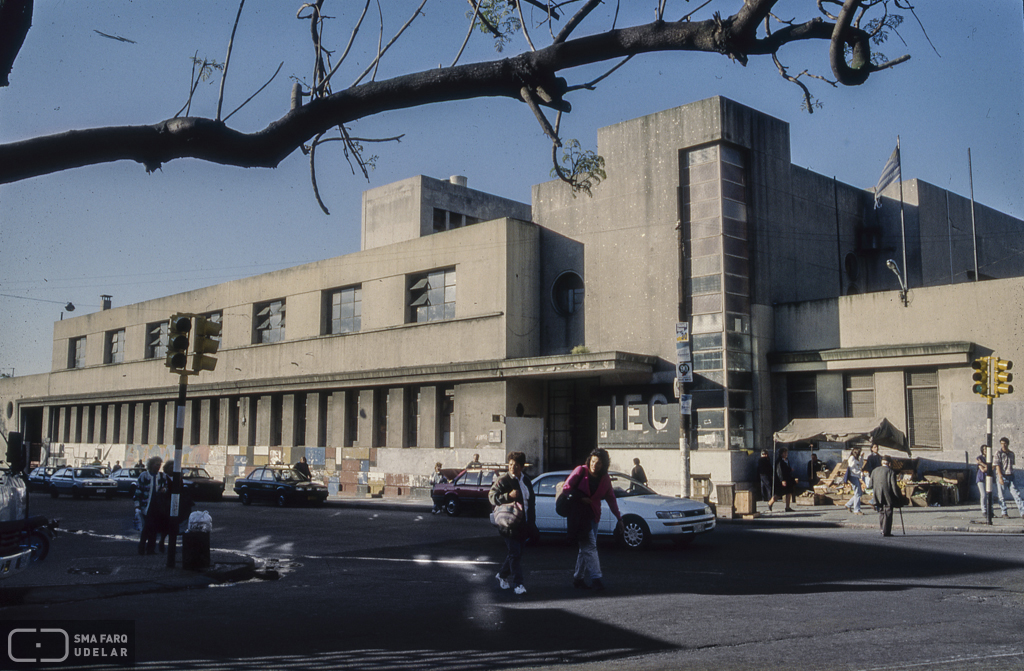Escuela de la Construcción IEC, arqs. SIERRA MORATÓ y VIGOUROUX, 1939, Montevideo, Foto: Carlos Pazos 1995