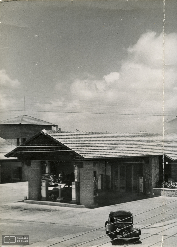 Estación de Servicio Gorlero ANCAP, arq. LORENTE ESCUDERO, R. , Punta del Este, Maldonado, Uy. 1945. Foto: Archivo SMA, Donación Archivo personal del autor.