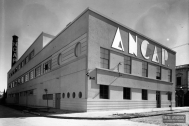 Planta de Alcoholes, arq. LORENTE ESCUDERO, R. , Capurro, Montevideo, Uy. 1933. Foto: Archivo SMA, Donación Archivo personal del autor.