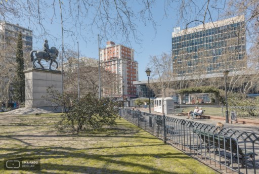 Plaza de los 33, Arq S/D, Montevideo, UY. !855. Foto: Julio Perira 2019.