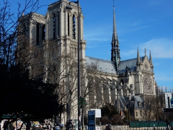 03. Notre Dame de París. Foto: Roberto Langwagen.