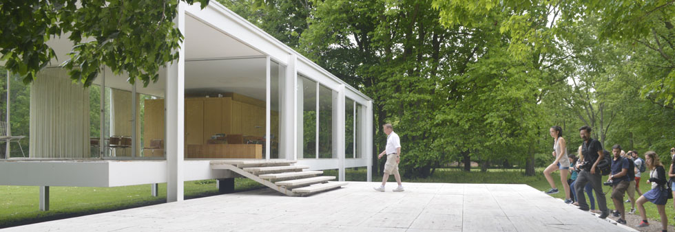#caption-1 FUERA DE CHICAGO, Mies, Wright, Foster