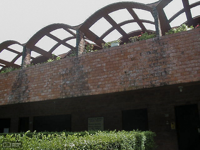 Iglesia de Malvín Nuestra Sra. de Lourdes, Ing. DIESTE Eladio, Montevideo, Uy. 1965-1968. Foto original de Estudio Dieste & Montañez