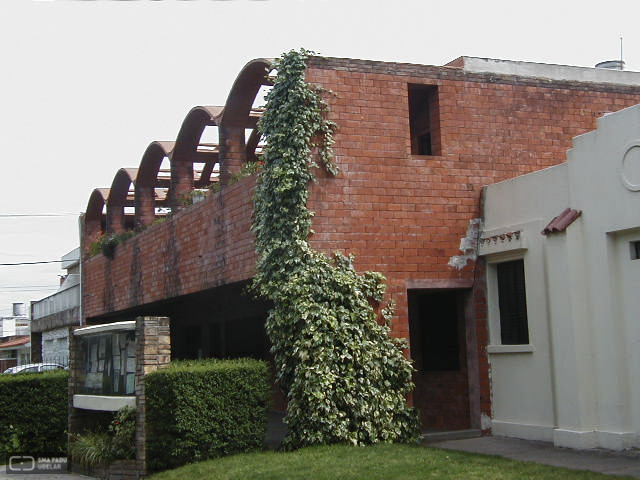 Iglesia de Malvín Nuestra Sra. de Lourdes, Ing. DIESTE Eladio, Montevideo, Uy. 1965-1968. Foto original de Estudio Dieste & Montañez