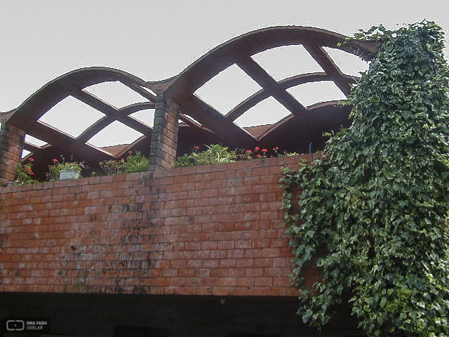 Iglesia de Malvín Nuestra Sra. de Lourdes, Ing. DIESTE Eladio, Montevideo, Uy. 1965-1968. Foto original de Estudio Dieste & Montañez