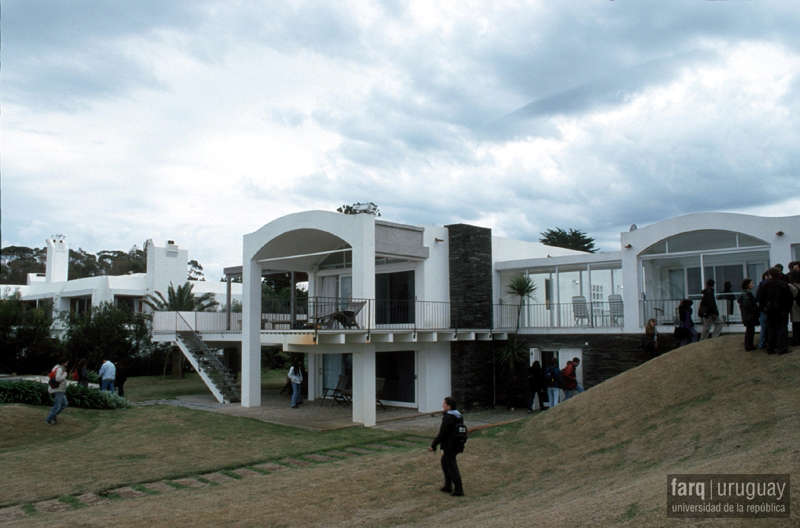 Vivienda Berlinghieri, Arq. Bonet, A., Punta Ballena, Maldonado, 1947, Foto: Danaé Latchinian 2005