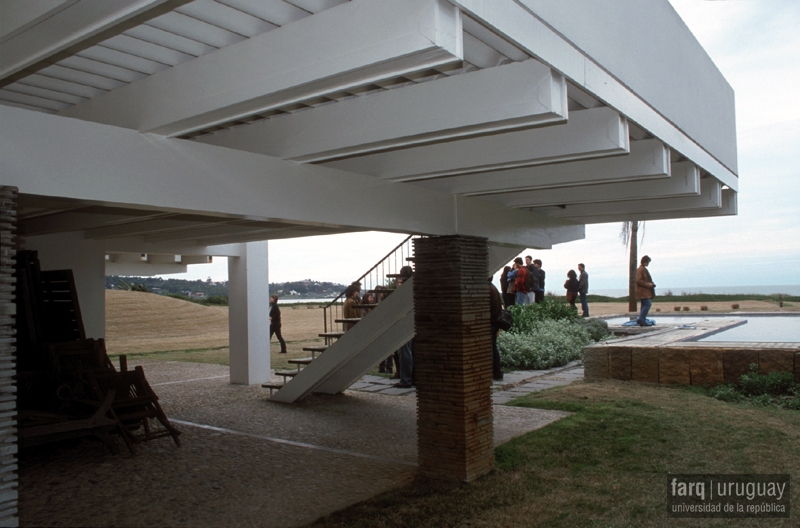 Vivienda Berlinghieri, Arq. Bonet, A., Punta Ballena, Maldonado, 1947, Foto: Danaé Latchinian 2005