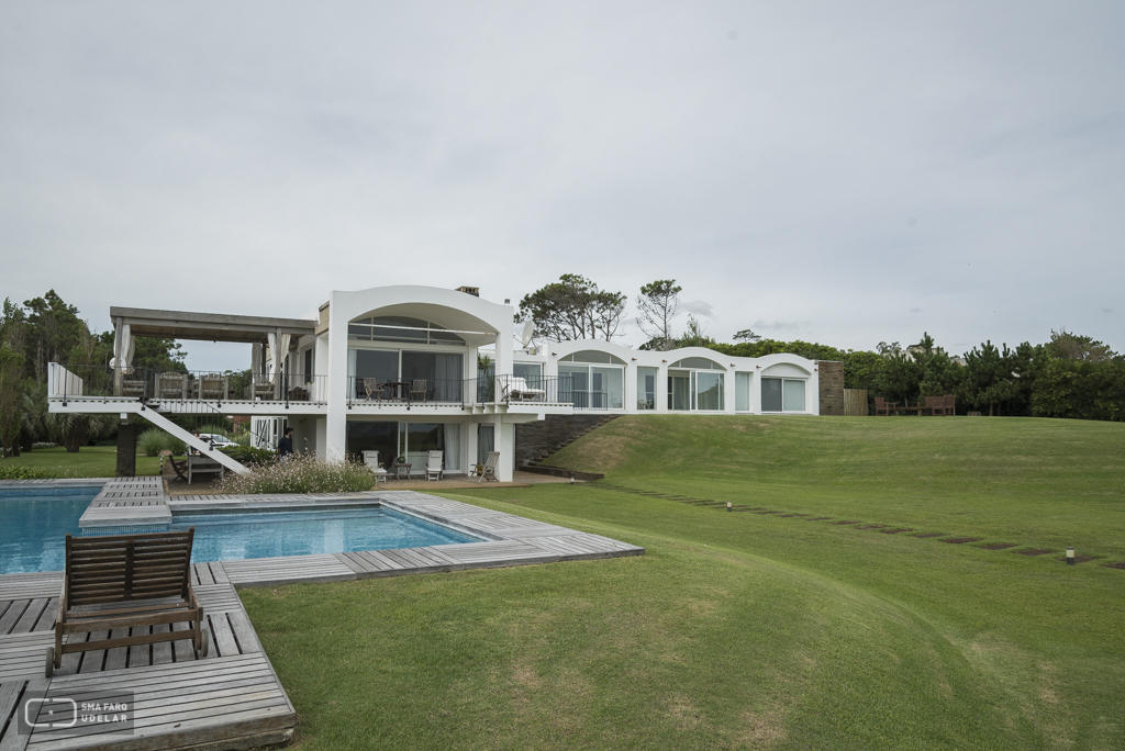 Vivienda Berlingieri, Arq. Bonet, A., Punta Ballena, Maldonado, 1947, Foto: Nacho Correa 2015