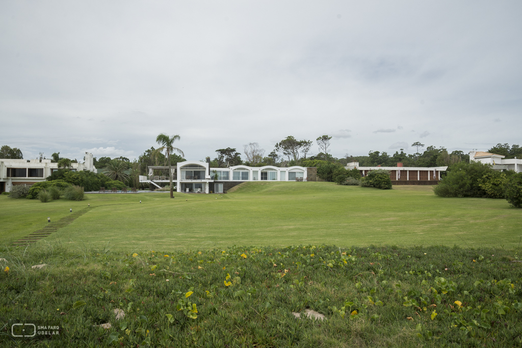 Vivienda Berlingieri, Arq. Bonet, A., Punta Ballena, Maldonado, 1947, Foto: Nacho Correa 2015