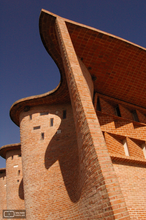 Iglesa Cristo Obrero y Nuestra Señora de Lourdes, Ing. Dieste, E. Atlántida, 1960. Foto de Rodolfo Marínez, 2006