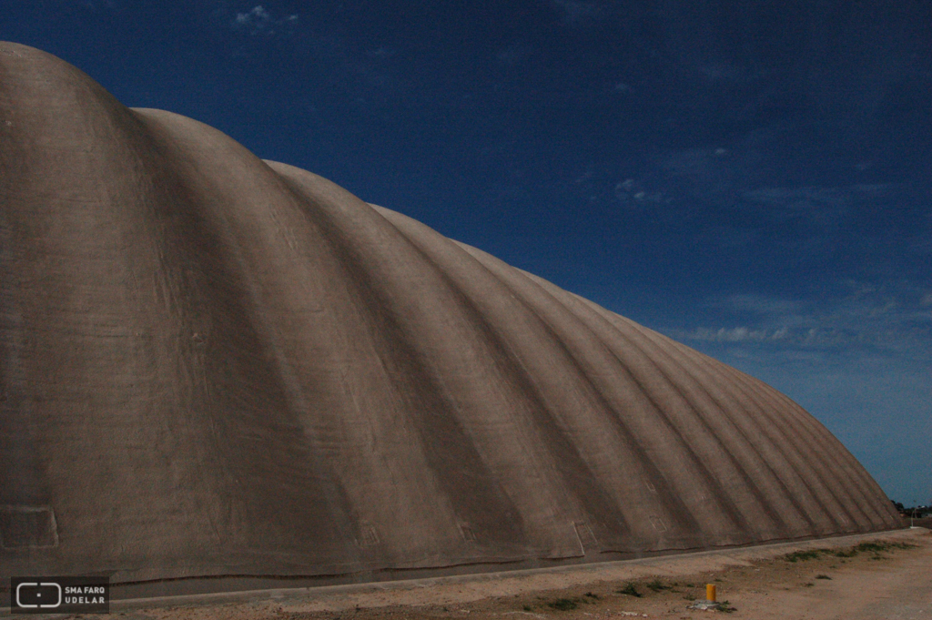 Silo de Corporación de Navíos, Ing. Dieste, E. Nueva Palmira, 1996. Foto de Silvia Montero, 2066