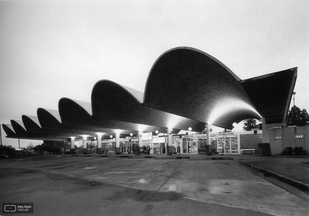 Terminal Municipal de Omnibus Salto, Ing DIESTE Eladio, proyecto de Arq. Minutti, Néstor. 1973-1974. Salto, Uy.  Foto original del Estudio Dieste & Montañez