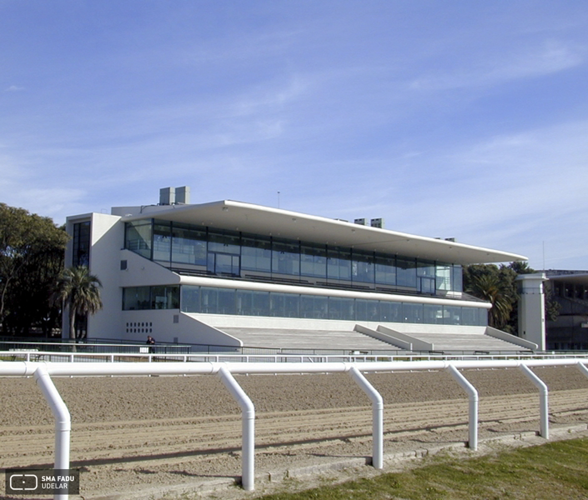 Hipódromo de Maroñas, arq. Fresnedo Siri, R., Montevideo, Uruguay, 1938-1945. Foto: Verónica Solana 2003.