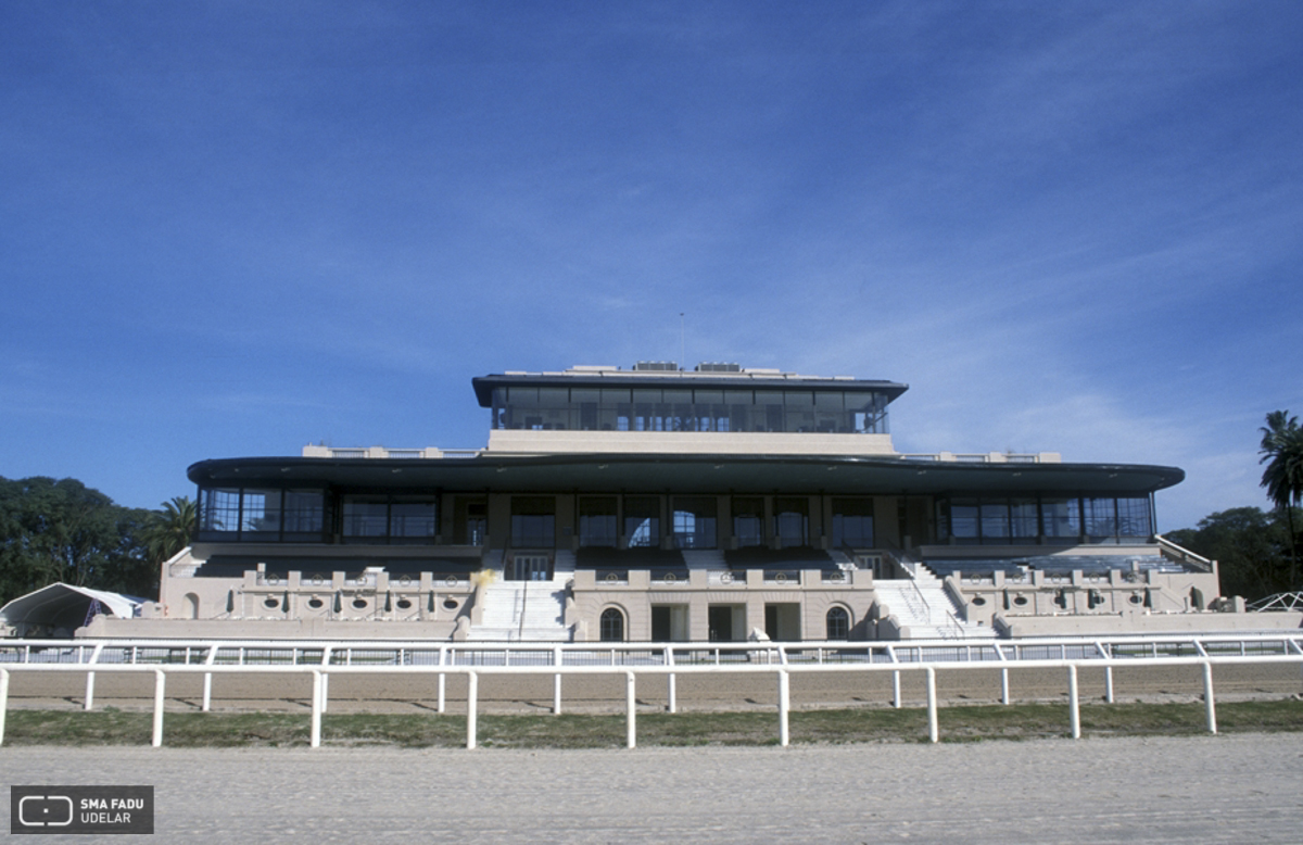 Hipódromo de Maroñas, arq. Fresnedo Siri, R., Montevideo, Uruguay, 1938-1945. Foto: Verónica Solana 2003.