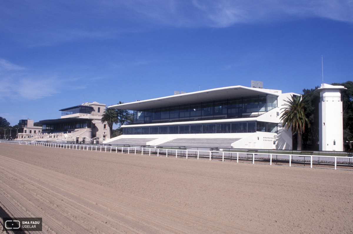 Hipódromo de Maroñas, arq. Fresnedo Siri, R., Montevideo, Uruguay, 1938-1945. Foto: Verónica Solana 2003.