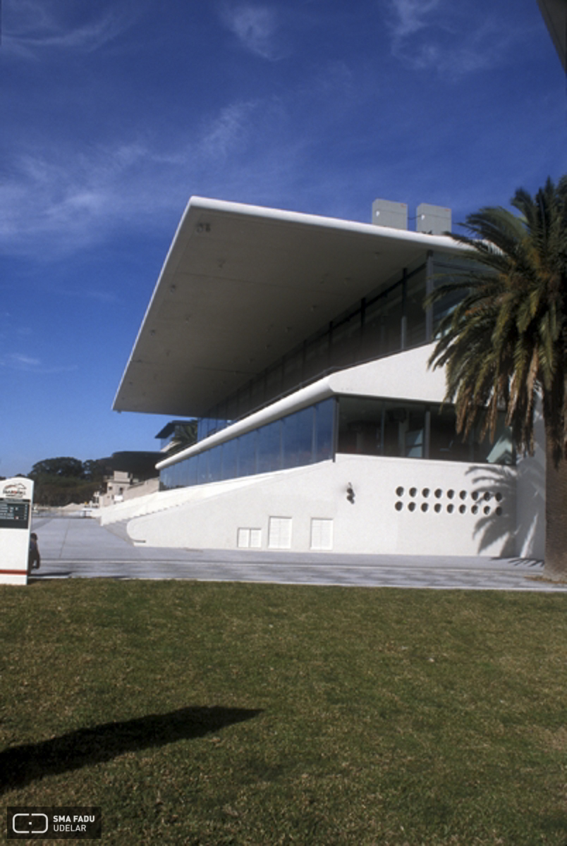 Hipódromo de Maroñas, arq. Fresnedo Siri, R., Montevideo, Uruguay, 1938-1945. Foto: Verónica Solana 2003.