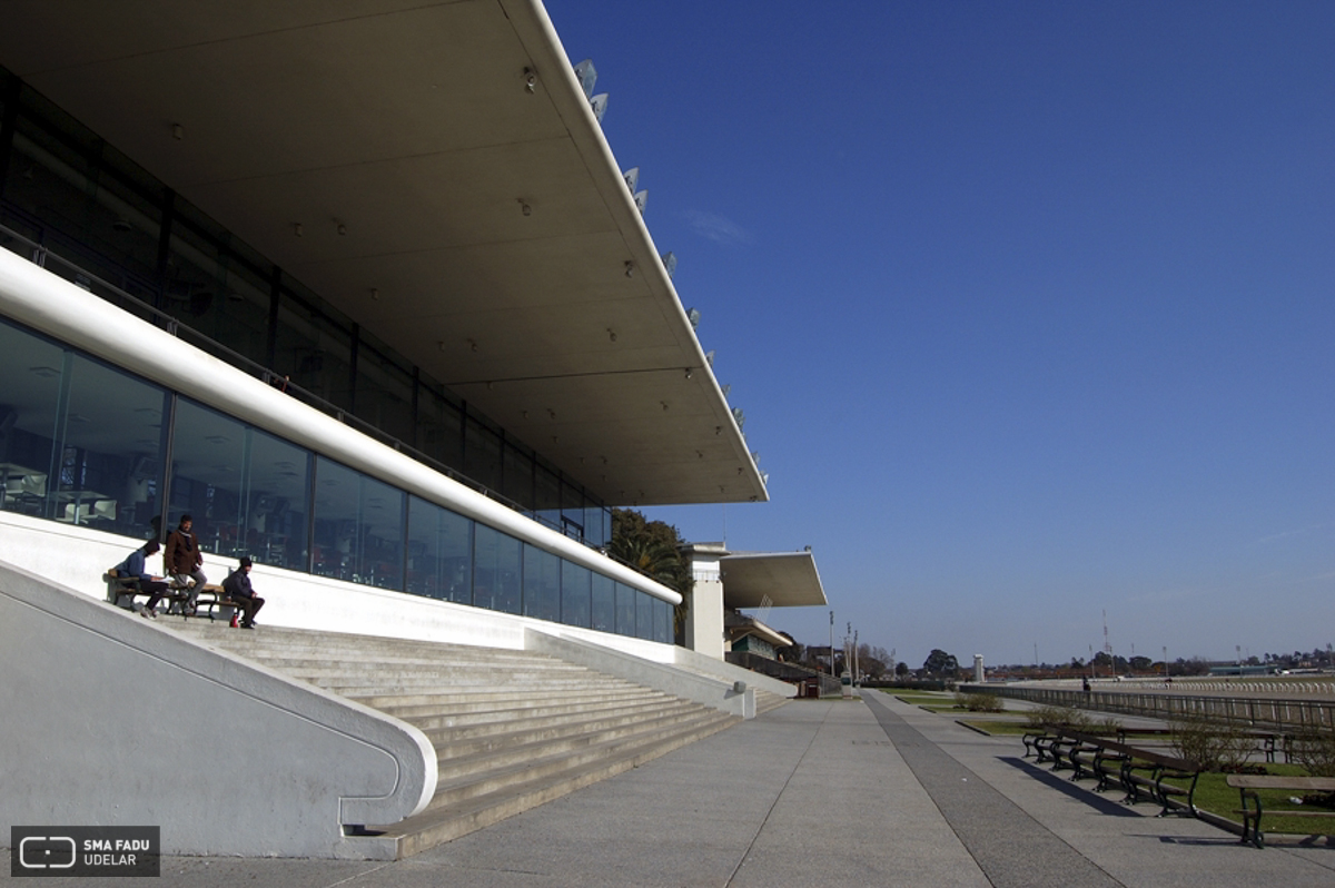 Hipódromo de Maroñas, arq. Fresnedo Siri, R., Montevideo, Uruguay, 1938-1945. Foto: Ruffo Martínez, 2007.