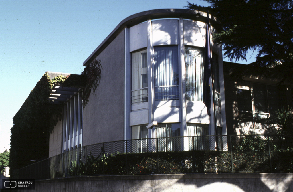 Vivienda Barreira, arq. Fresnedo Siri, R., Montevideo, Uruguay, 1940 – 1941. Foto: Danaé Latchinián, 1998.