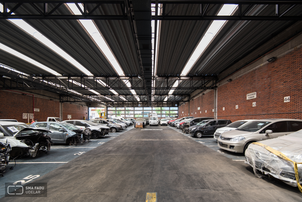 Banco de Seguros del Estado, arqs. PINTOS, C. - LORENTE MOURELLE, R., Montevideo, Uy. 1982-1984. Foto: Elias Martinez Ojeda 2016