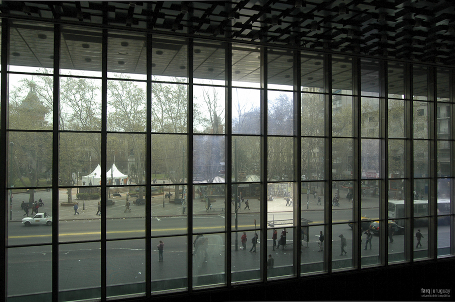 Banco Repúblico O. del Uruguay, arq. AROZTEGUI Ildefonso, 1957-1963, Montevideo, Foto: Tano Marcovecchio 2009