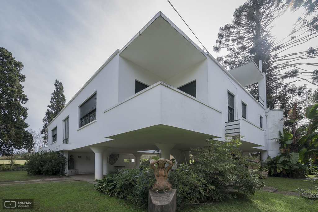 Chalet Las Nubes, Ing. TEXEIRA CAMPOS, A. Contstructores TEXEIRA CAMPOS, J y TEXEIRA CAMPOS, S. Sobre ideas de AMORÍM, E. Salto, Uy. 1929. Foto Nacho Correa 2016