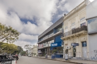 Club Salto-Uruguay, arq. RODRÍGUEZ FOSALBA, C. A., Salto, Uy. 1958. Foto: Julio Pereira 2016.