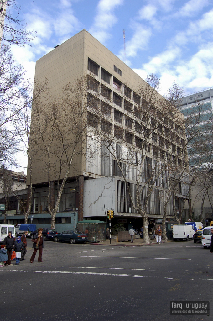 Sanatorio Dr. Ma. Fosalba-CASMU, arqtos. ALTAMIRANO, A. MIERES MURÓ J.M., VILLEGAS BERRO, F., 1949, Montevideo, Foto:  Tano Marcovecchio 2007