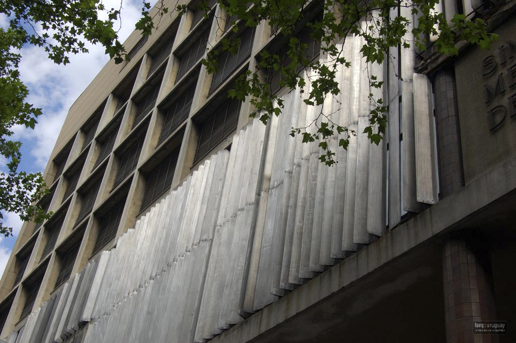 Sanatorio Dr. Ma. Fosalba-CASMU, arqtos. ALTAMIRANO, A. MIERES MURÓ J.M., VILLEGAS BERRO, F., 1949, Montevideo, Foto:  Silvia Montero 2009