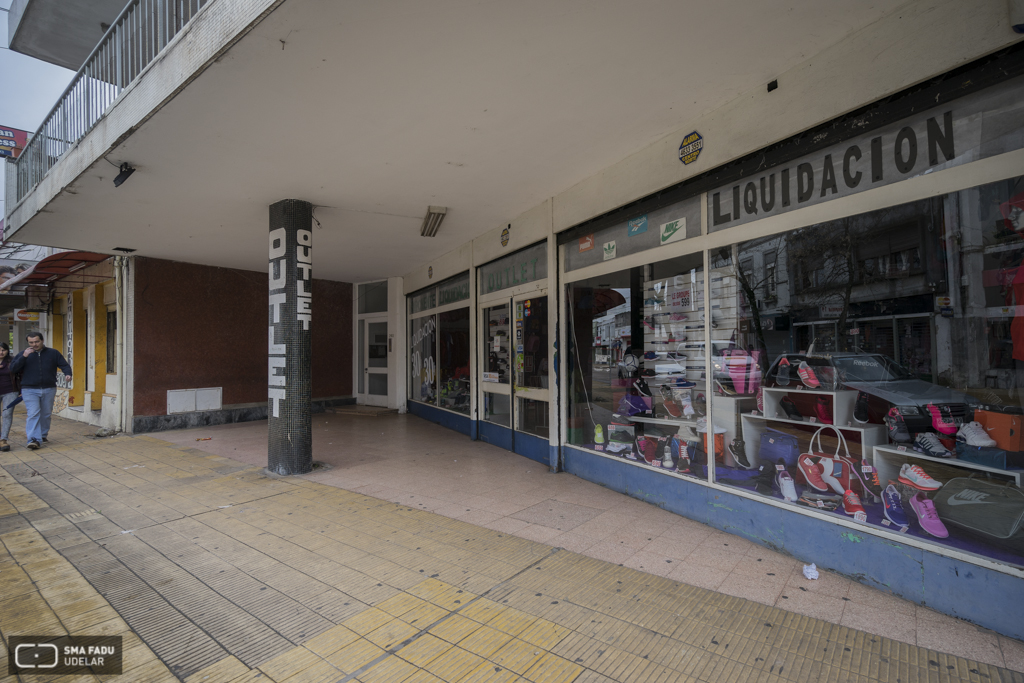 Bazar Centro Eléctrico y Vivienda, arq. RÍOS DEMALDE, Lucas, Tacuarembó, Uy. Foto: Nacho Correa 2016.