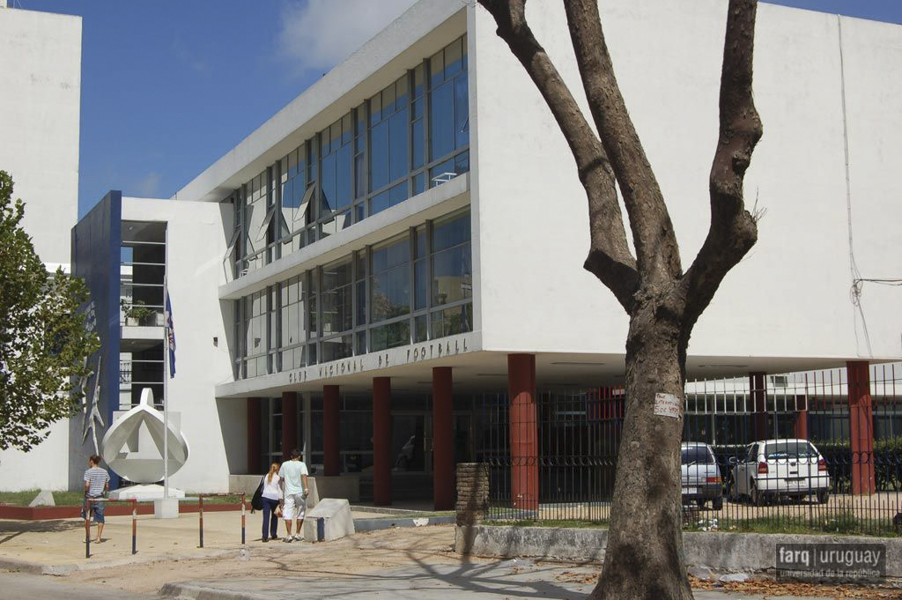 Club Nacional de Fútbol, arq. AROZTEGUI Ildefonso, 1957, Montevideo, Foto: Tano Marcovecchio 2008