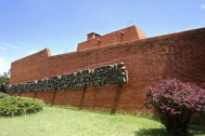 Comedor Universitario N°2, arqtos. CRAVOTTO Antonio, QUEIRUGA J. Carlos, VANINI J. Carlos, Escultura Mural: MURESANU Juan, 1965, Montevideo, Foto: Tano Marcovecchio 2006