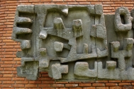 Comedor Universitario N°2, arqtos. CRAVOTTO Antonio, QUEIRUGA J. Carlos, VANINI J. Carlos, Escultura Mural: MURESANU Juan, 1965, Montevideo, Foto: Tano Marcovecchio 2006