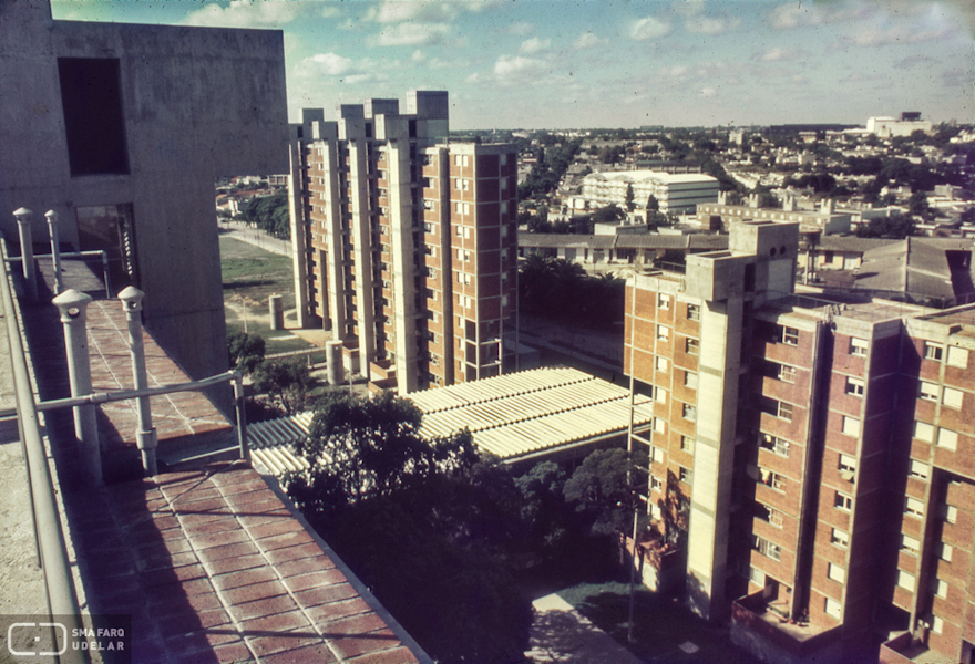 Conjunto de Viviendas Complejo Bulevar Artigas, CCU: arqs. BASCANS R., SPRECHMANN T., VIGLIECCA H., VILAAMIL A., 1971-1974, Montevideo, Foto: s/d Archivo SMA