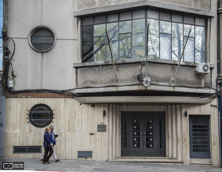 Oficinas Dirección General de Catastro, arq. LACONICH Newton, 1938 original-1949 ampliación, Montevideo, Foto: Silvia Montero 2015