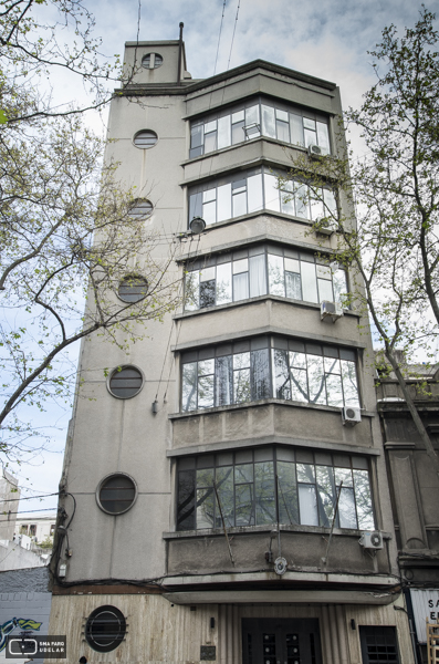 Oficinas Dirección General de Catastro, arq. LACONICH Newton, 1938 original-1949 ampliación, Montevideo, Foto: Silvia Montero 2015