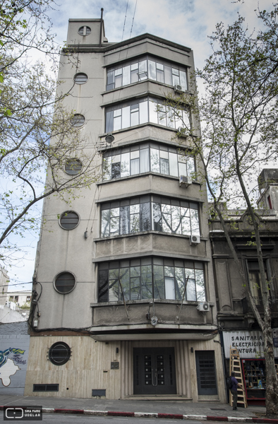 Oficinas Dirección General de Catastro, arq. LACONICH Newton, 1938 original-1949 ampliación, Montevideo, Foto: Silvia Montero 2015