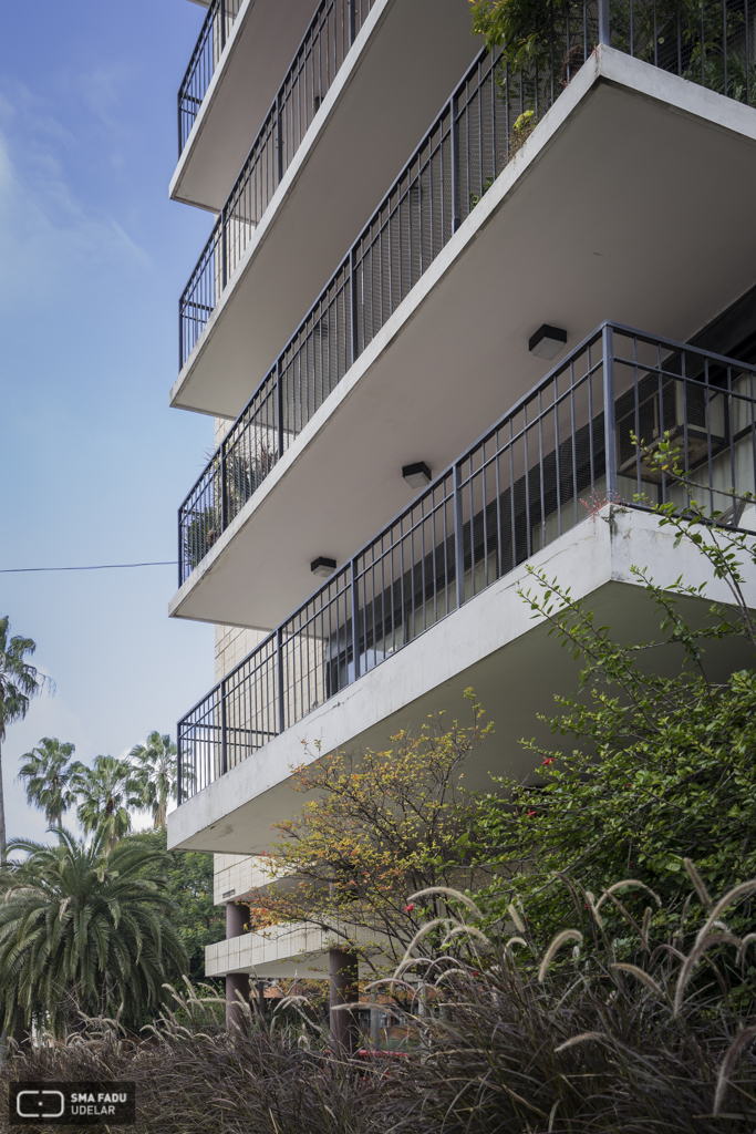 Edificio Artigas, arq. RODRÍGUEZ FOSALBA, C. A., Salto, Uy. Foto: Nacho Correa 2016.