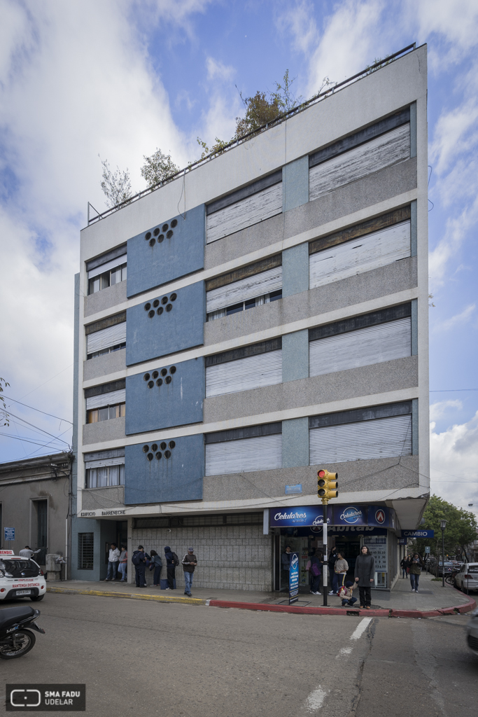 Edificio Barreneche, arq. RODRÍGUEZ FOSALBA, C. A. Salto,Uy. 1956. Foto: Nacho Correa 2016.