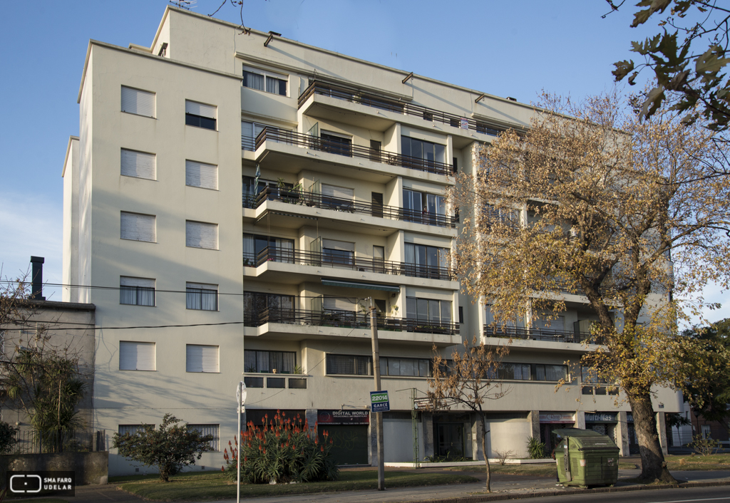 Vivienda Apartamentos M. Salvo, arqtos. GORI SALVO, M.A. / MURACCIOLE, J.M./ 1938-1942, Montevideo, Foto: Silvia Montero 2015