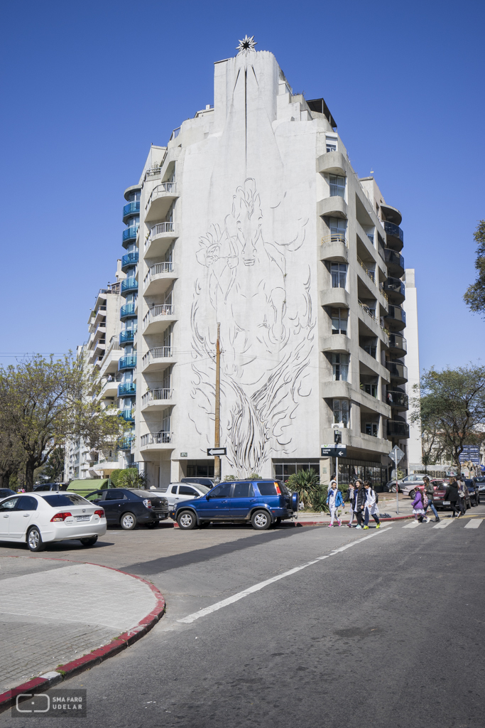 Edificio El Indio,Arq. J. Caprario, Montevideo 1946. Foto: Nacho Correa 2015