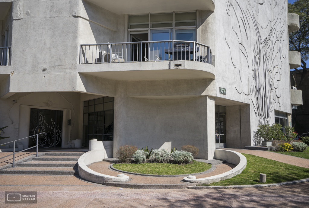 Edificio El Indio,Arq. J. Caprario, Montevideo 1946. Foto: Nacho Correa 2015