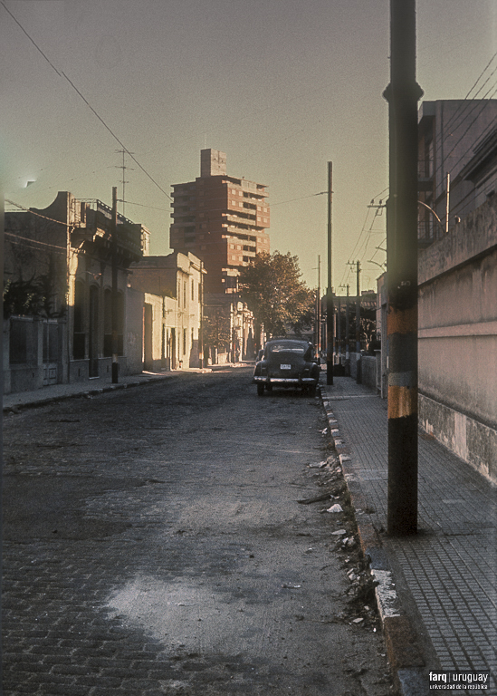 Vivienda de Apartamentos ANCAP, arq. LORENTE ESCUDERO Rafael, 1970, Foto: Archivo SMA