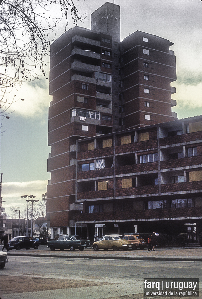 Vivienda de Apartamentos ANCAP, arq. LORENTE ESCUDERO Rafael, 1970, Foto: Archivo SMA