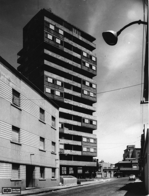 Vivienda de Apartamentos ANCAP, arq. LORENTE ESCUDERO Rafael, 1970, Foto: Archivo SMA Donación Archivo personal del autor.