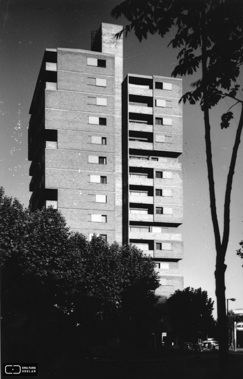 Vivienda de Apartamentos ANCAP, arq. LORENTE ESCUDERO Rafael, 1970, Foto: Archivo SMA Donación Archivo personal del autor.