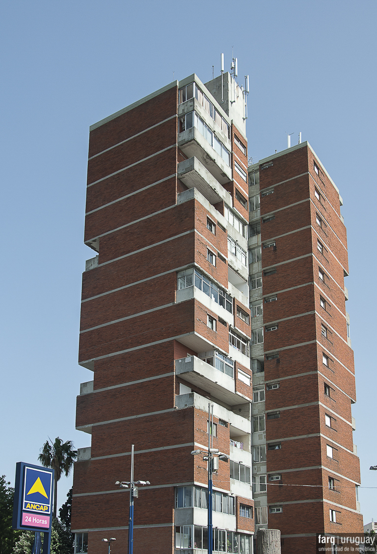 Vivienda de Apartamentos ANCAP, arq. LORENTE ESCUDERO Rafael, 1970, Foto: Danaé Latchinian 2014